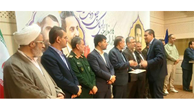 در مراسمی به مناسبت هفته دولت؛ مدیرعامل شرکت آبفا کردستان به عنوان مدیر نمونه مورد تجلیل قرار گرفت